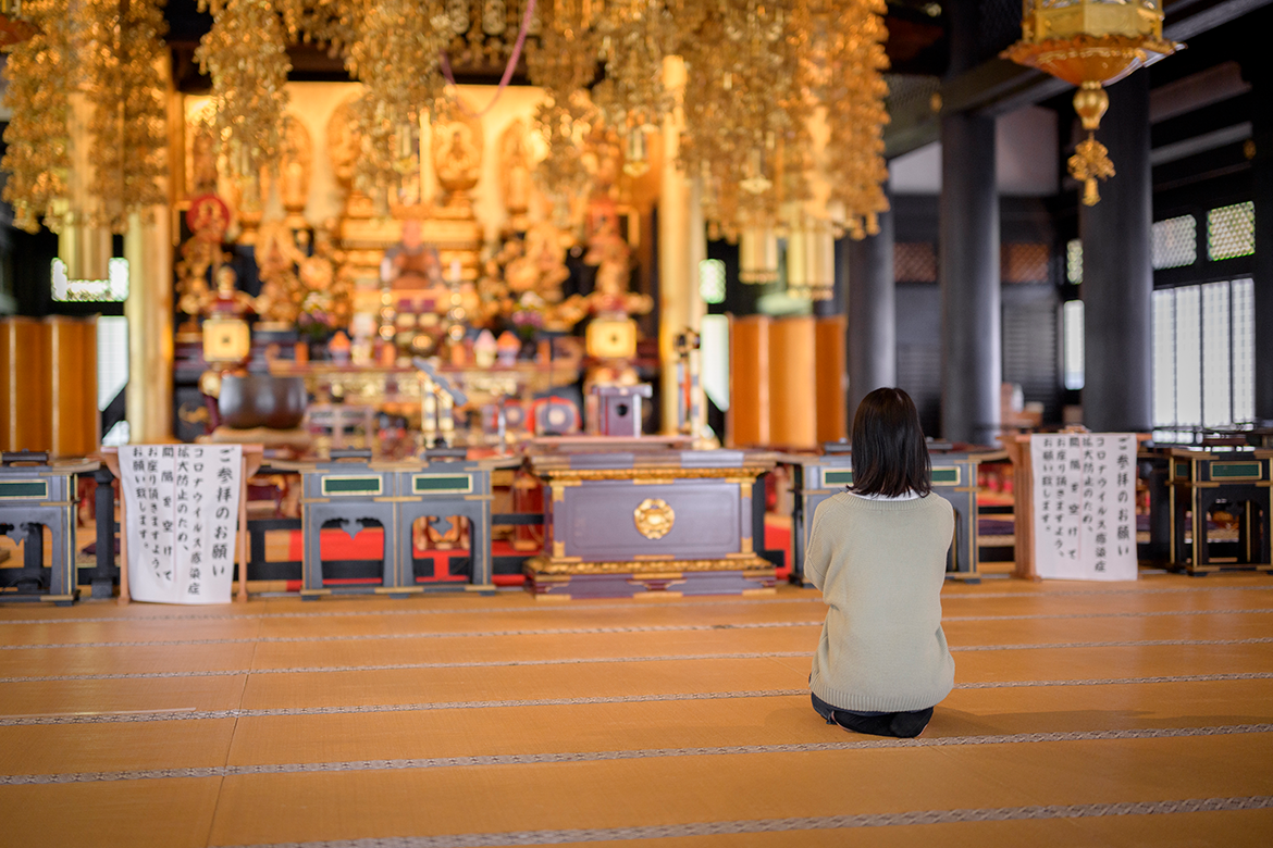 久遠寺本堂