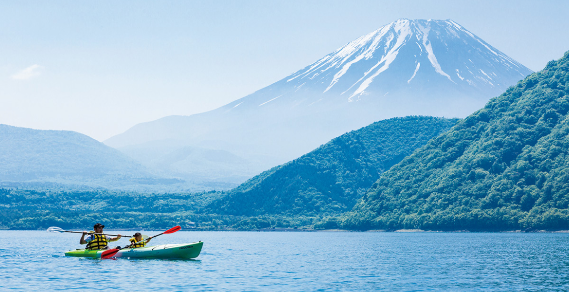 本栖湖でのカヌー